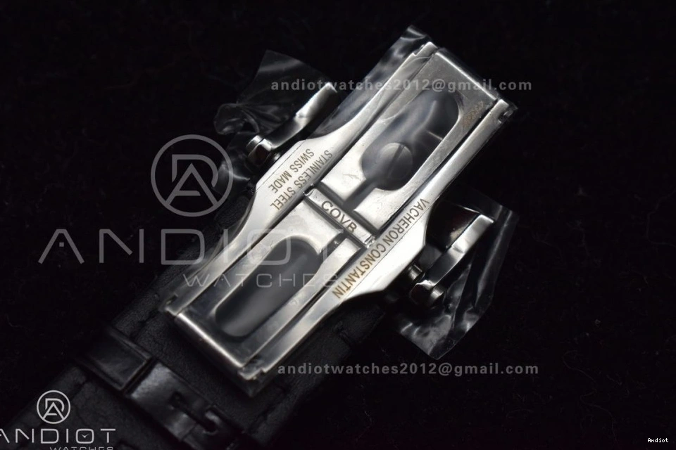 Black Dial on Black Maker Strap Rubber 8F SS Overseas 0501
